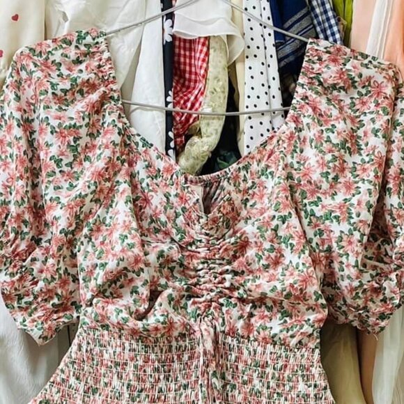 Flower dress - Picture 2 of 3